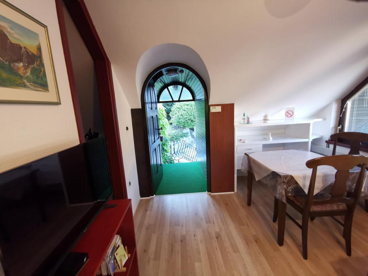 Apartmaji Mak Jesenice Eksteriør bilde