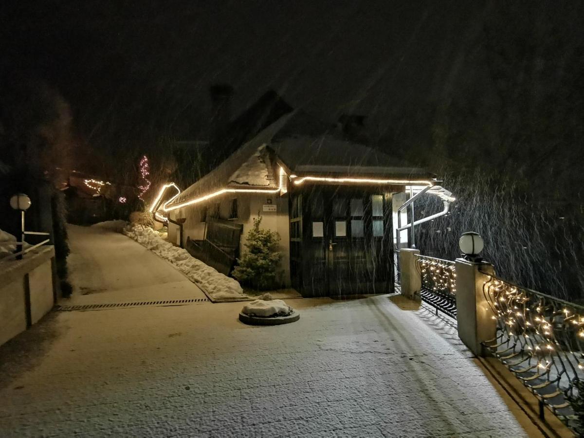 Apartmaji Mak Jesenice Eksteriør bilde